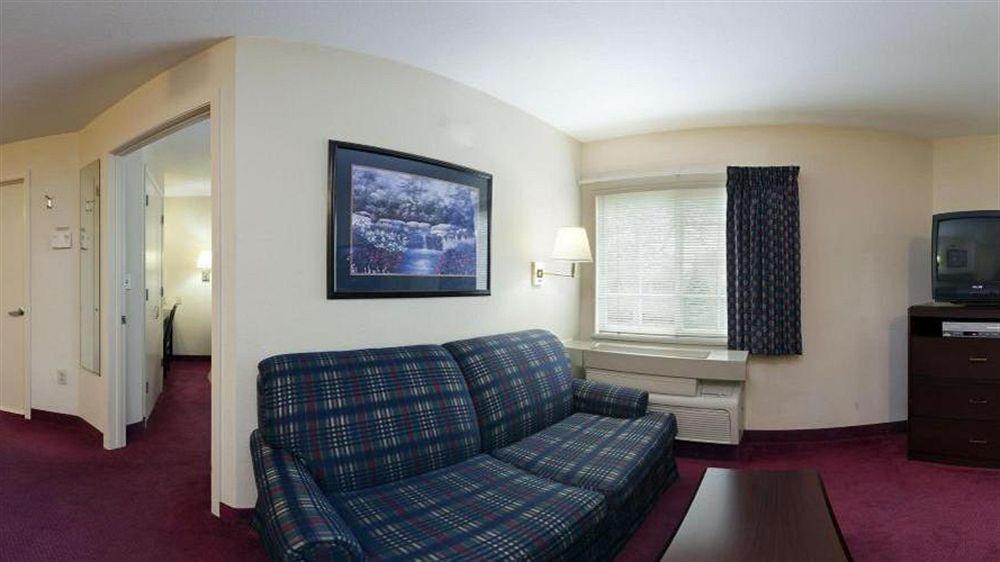 Sonesta Simply Suites Cleveland North Olmsted Airport מראה חיצוני תמונה