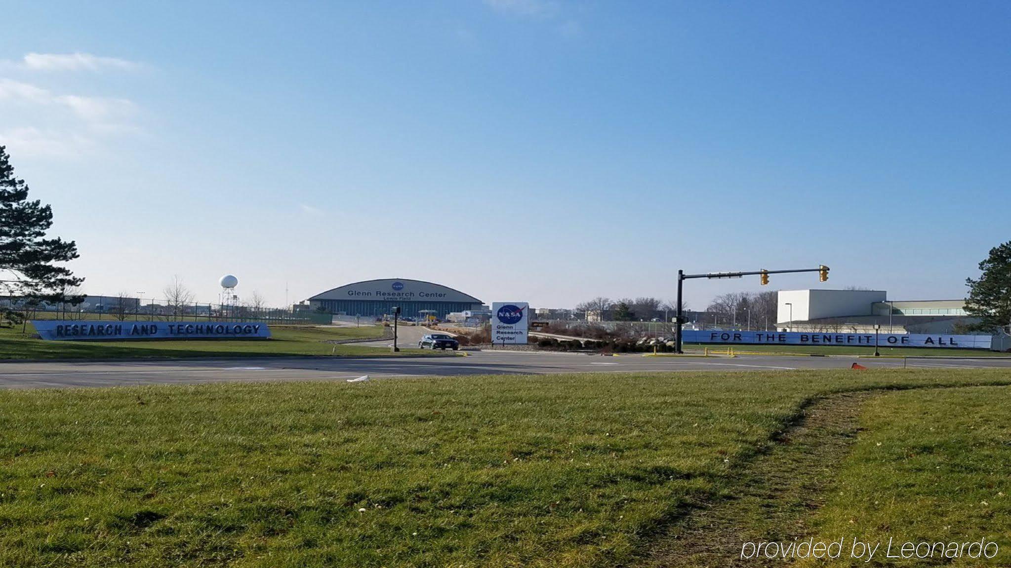 Sonesta Simply Suites Cleveland North Olmsted Airport מראה חיצוני תמונה