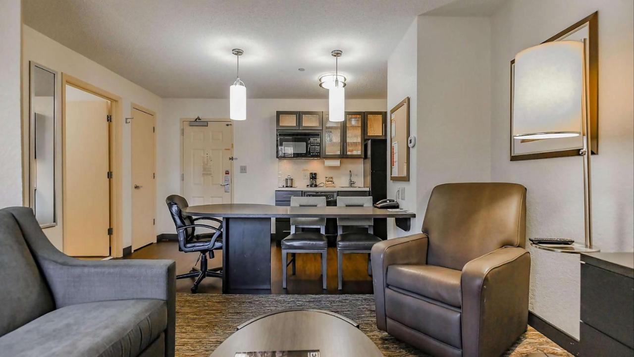 Sonesta Simply Suites Cleveland North Olmsted Airport מראה חיצוני תמונה