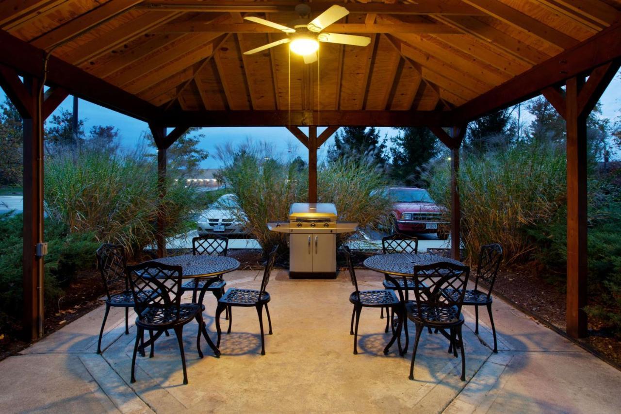 Sonesta Simply Suites Cleveland North Olmsted Airport מראה חיצוני תמונה