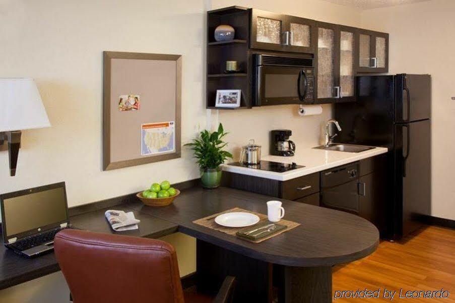 Sonesta Simply Suites Cleveland North Olmsted Airport מראה חיצוני תמונה