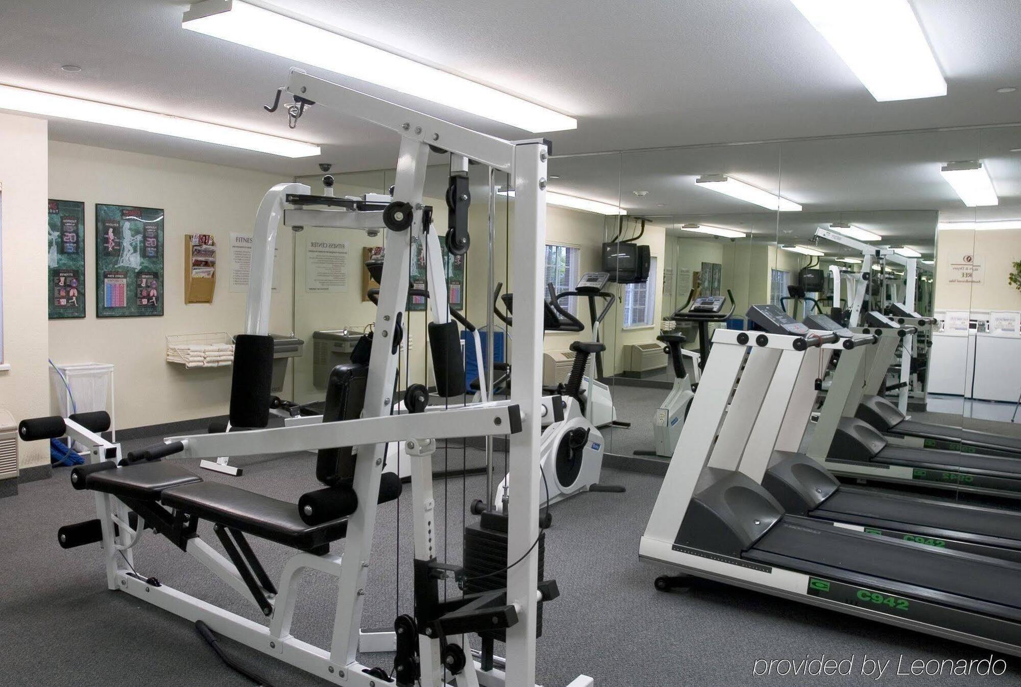 Sonesta Simply Suites Cleveland North Olmsted Airport מראה חיצוני תמונה